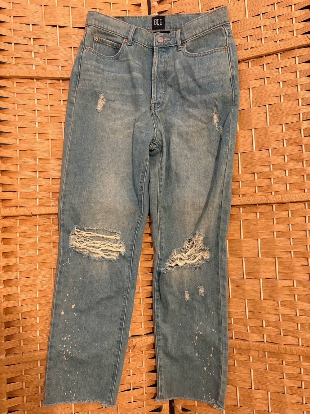 BDG Light Wash Distressed Boyfriend Jeans Size 27